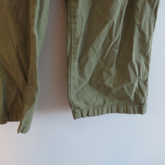 MADEWELL Plus Garment-Dyed Low-Slung Straight Cargo Pants in Classic Olive 18W - Picture 7 of 13